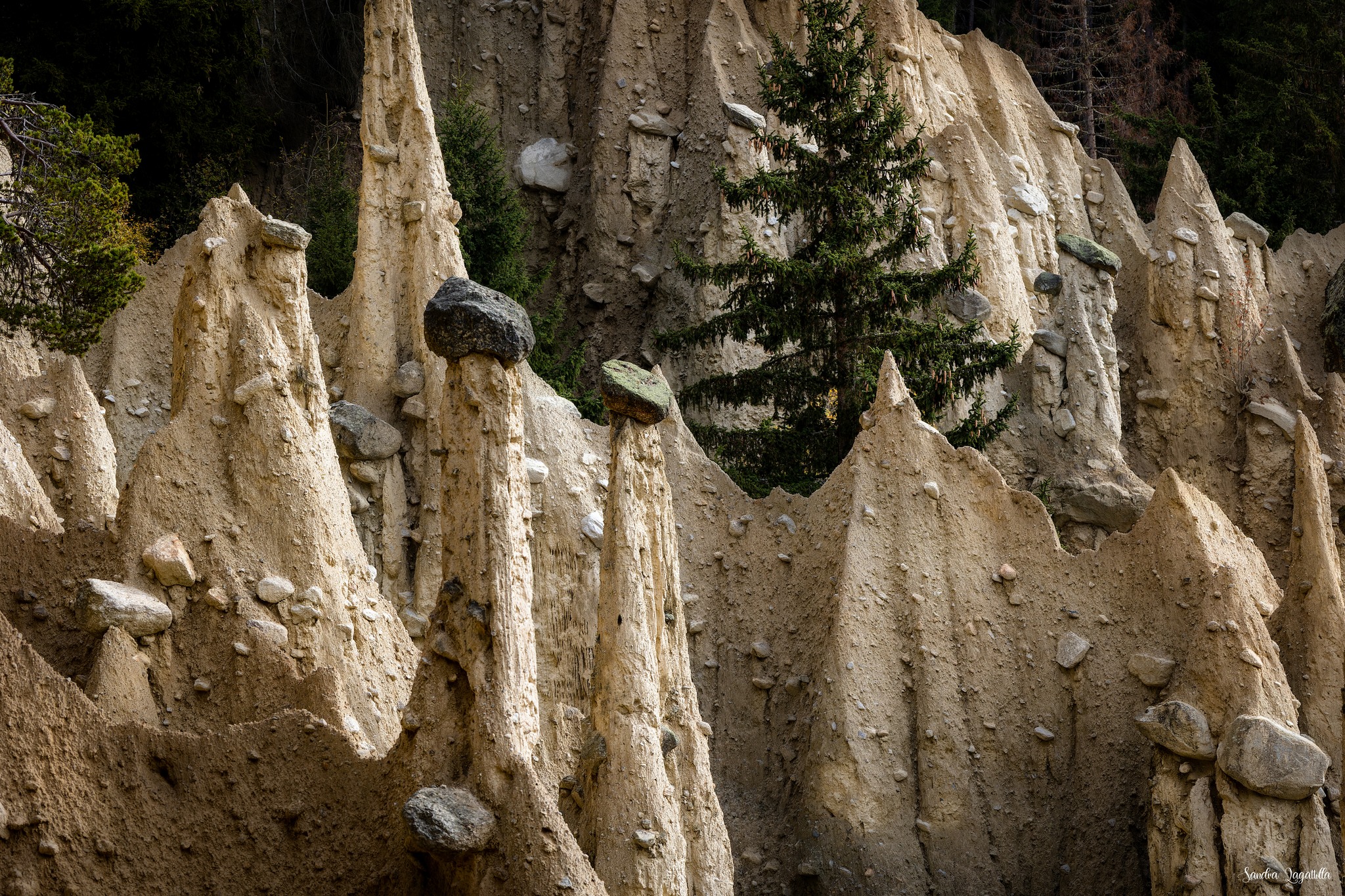 Le piramidi di terra di Perca
